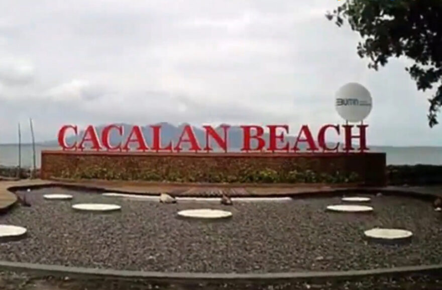 Pantai Cacalan Banyuwangi